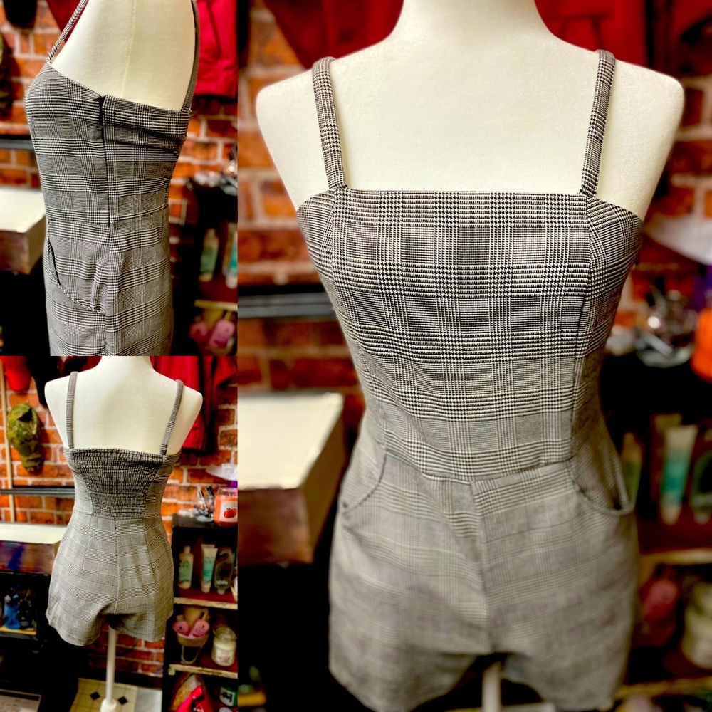 Black/white short jumper,size sm,